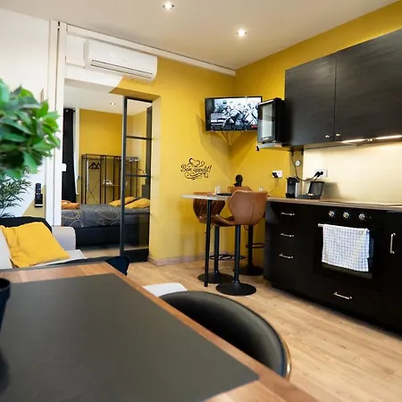Capsule Premium Balneo & Home Cinema Valenciennes Exterior photo