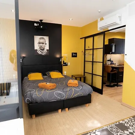 Capsule Premium Balneo & Home Cinema Valenciennes Exterior photo