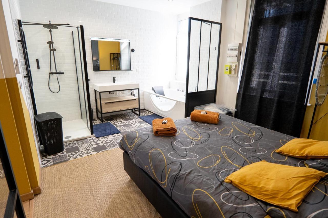 Apartment Capsule Premium Balneo & Cinema Valenciennes